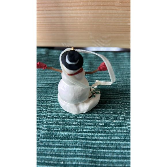 2 Thomas Kinkade 2001 Mini Xmas Ornaments Snowman and Xmas Lamp post with cat - Picture 5 of 8